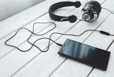 8人离队决绝！套现1亿英镑，曼联重建能否破局？